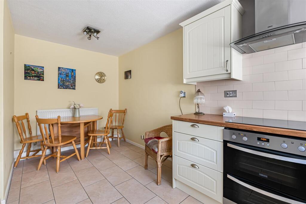 The Knoll, Hertford photo 4