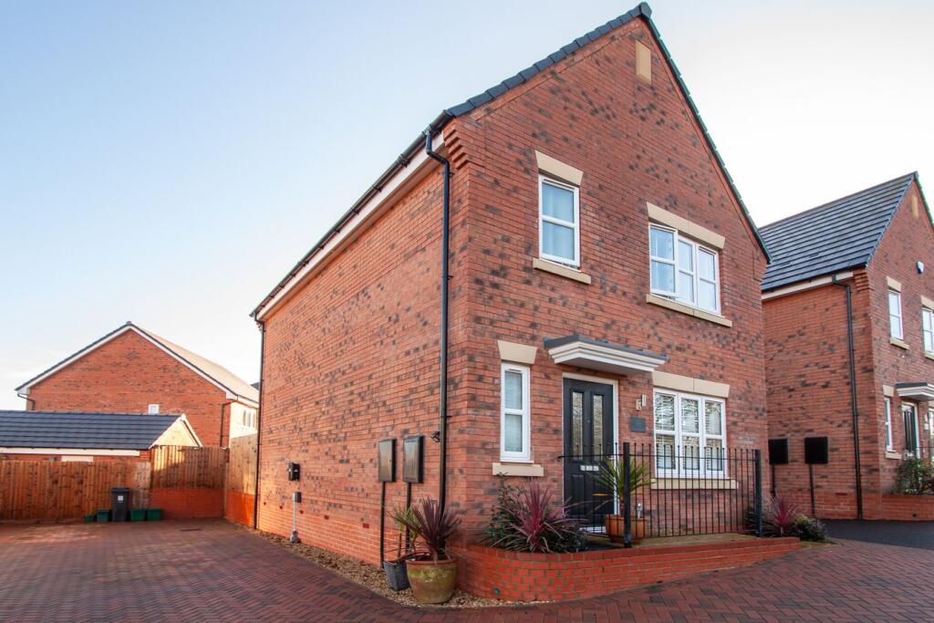 Main image of property: Cleve Wood Road, Thornbury, BS35