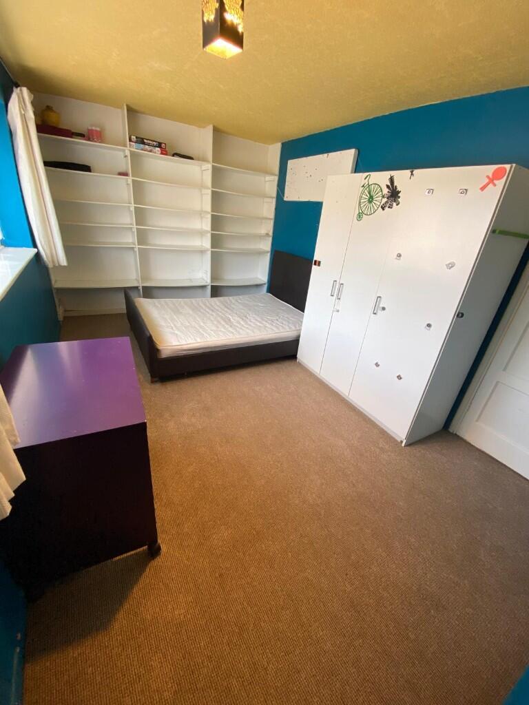 2 bedroom semi-detached house for rent