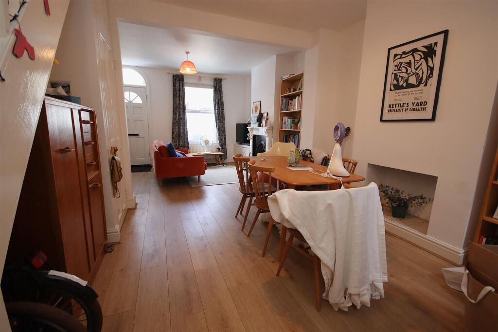 House in Cambridge, Petersfield - More