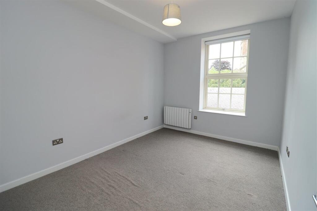 Apartment in York - View 5