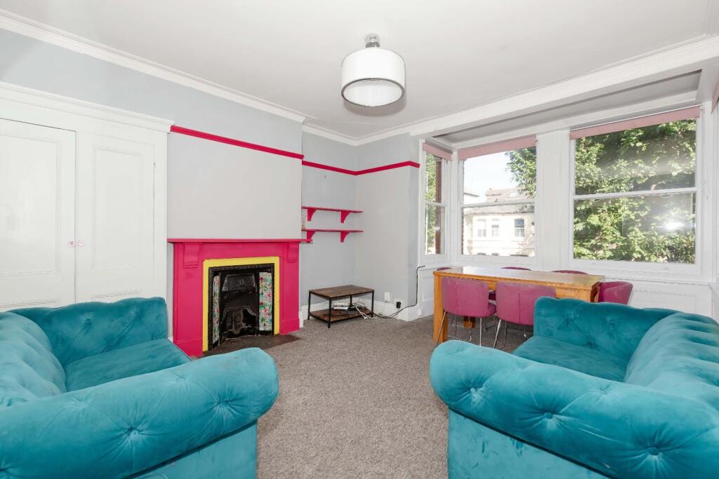 Apartment in Brighton - View 4