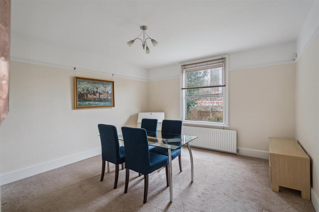 Apartment in Watford - View 4