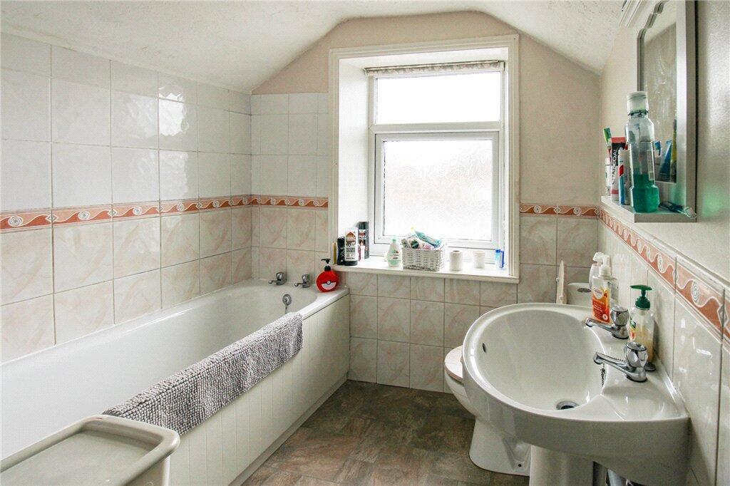House in Otley, Cross Green - View 4