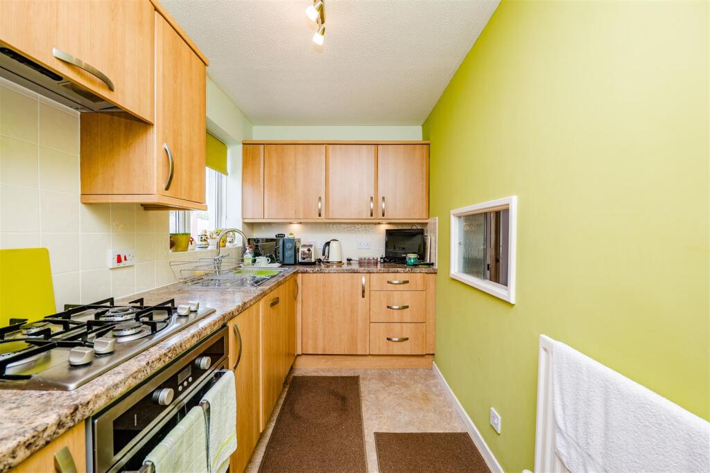 Enfield Drive, Barry photo 3