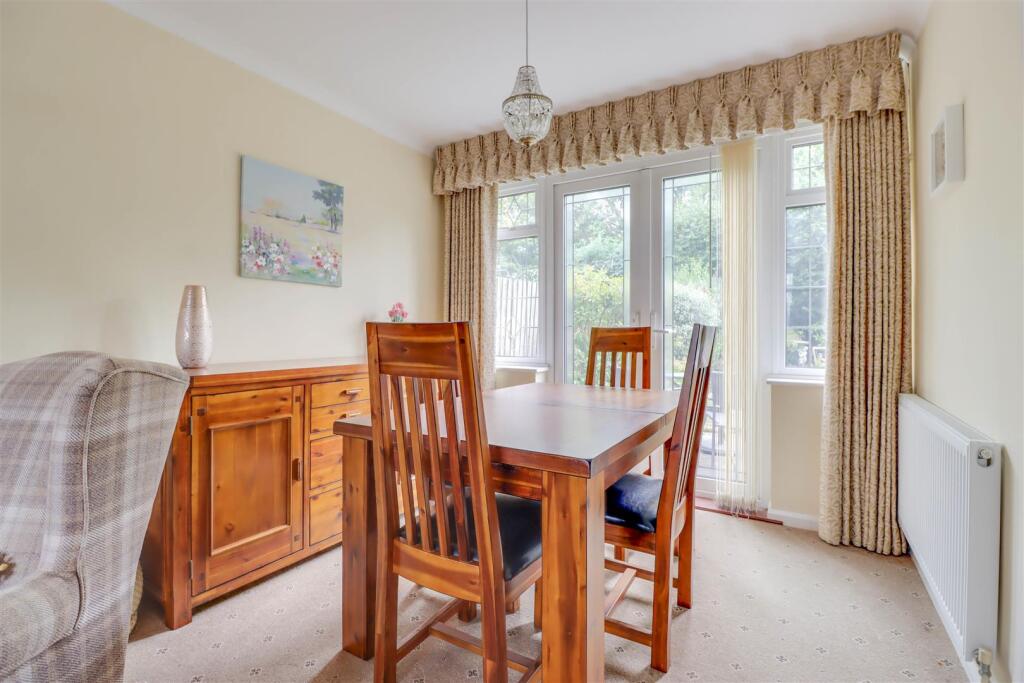 Highcliffe Way, Wickford, Wickford, Essex photo 4