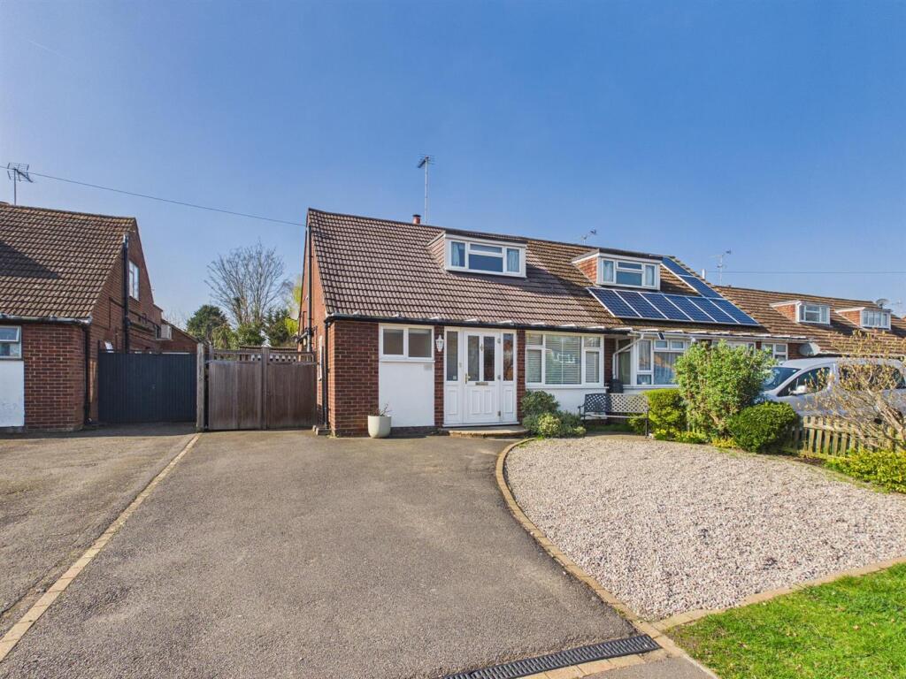 Main image of property: Craigwell Avenue, Aylesbury, Buckinghamshire