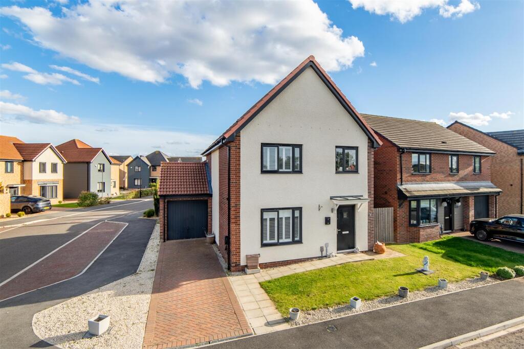 4-bed detached on Eden Park Court, Kenton Bank Foot, NE13, £345,000