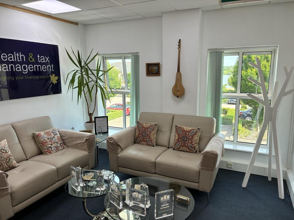 Main image of property: 17 Furzton Lake Shirwell Crescent, Furzton, Milton Keynes, Buckinghamshire, MK4