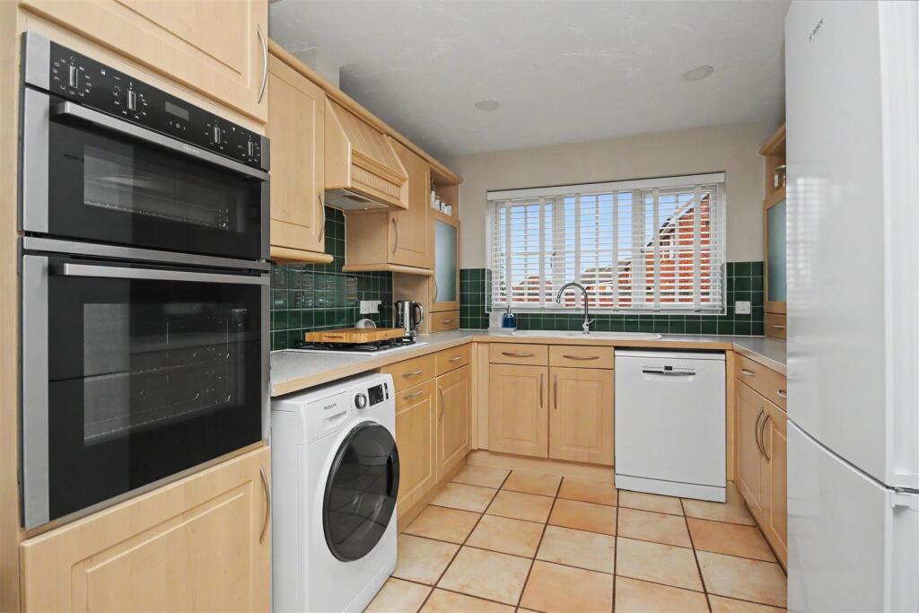 House in Rushden, North Northamptonshire - View 4