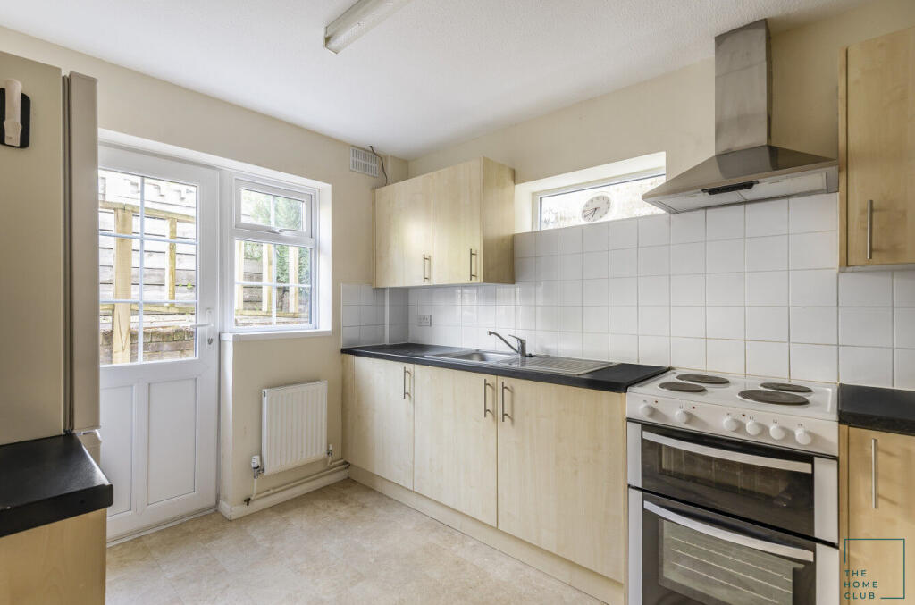 Lynwood, Guildford, GU2 - View 3