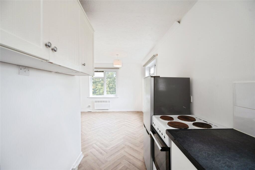 Apartment in Havant, Hampshire - View 4