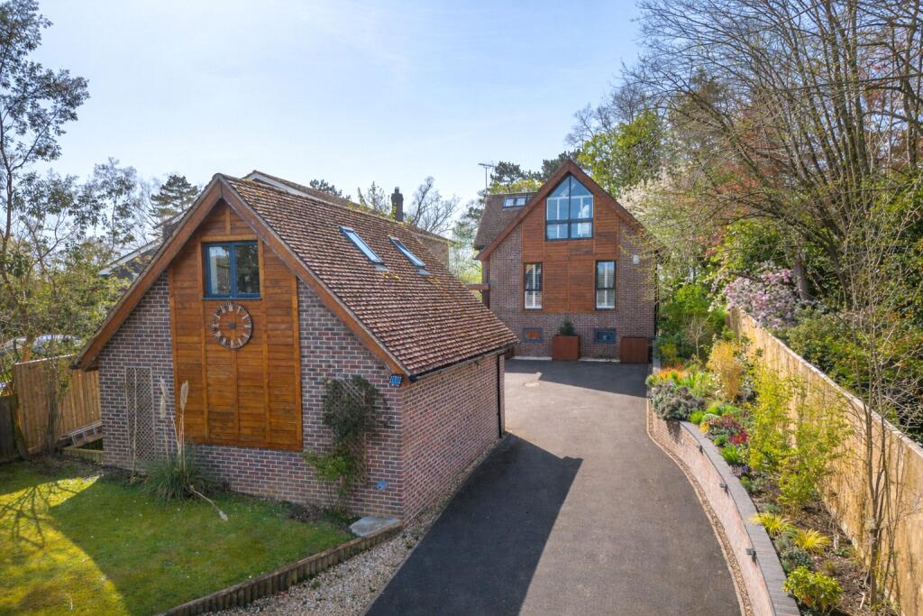 Main image of property: Oxford Road, Donnington, Newbury, Berkshire, RG14