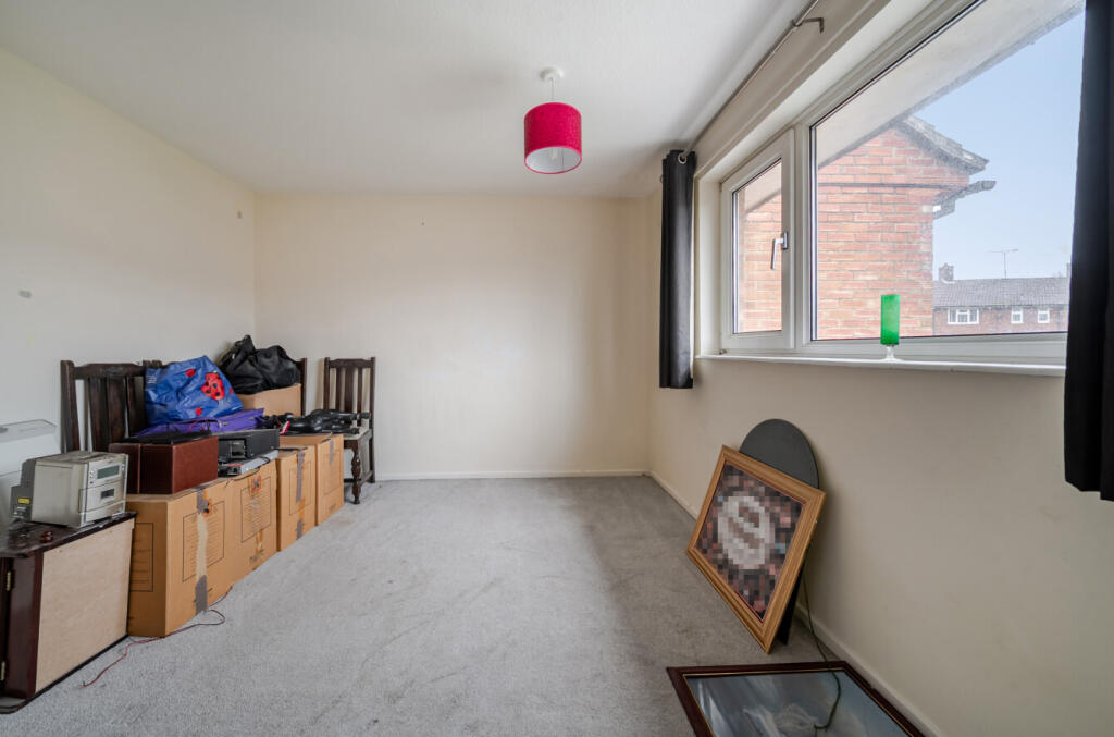 House in Bracknell - More