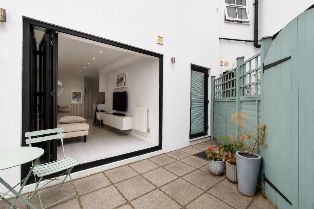 Main image of property: High Street, Kingston Upon Thames, KT1