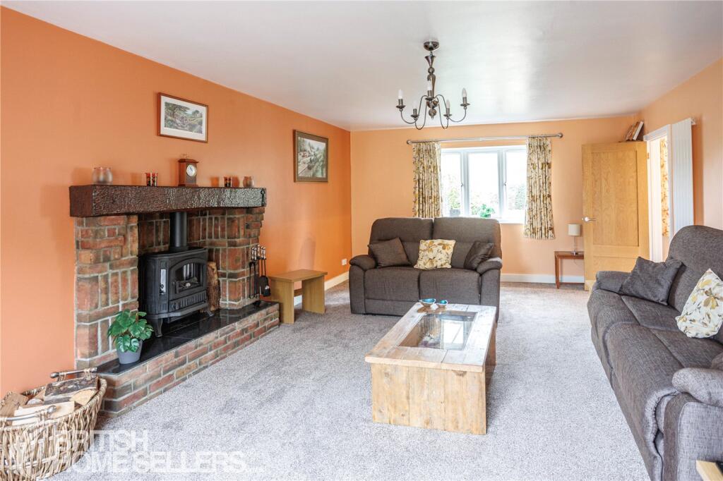 House in Lincoln - View 5