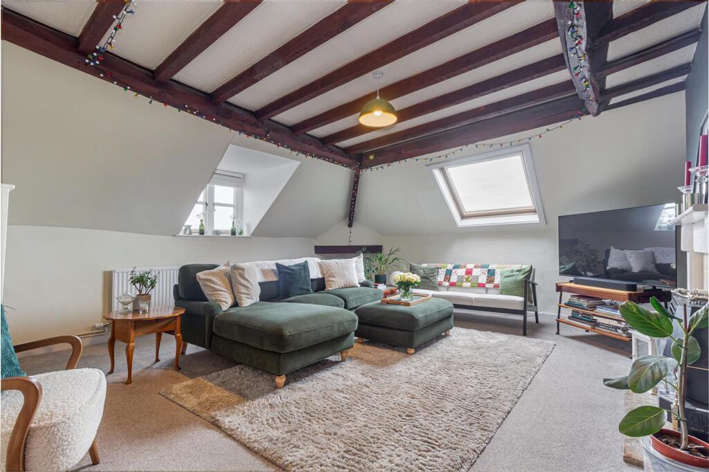 Apartment in Worcester, Worcestershire - View 3