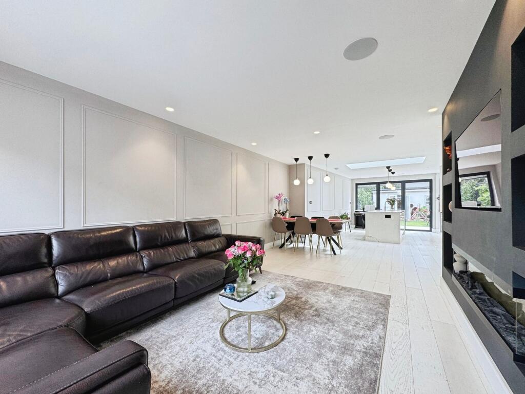 House in Watford - View 2