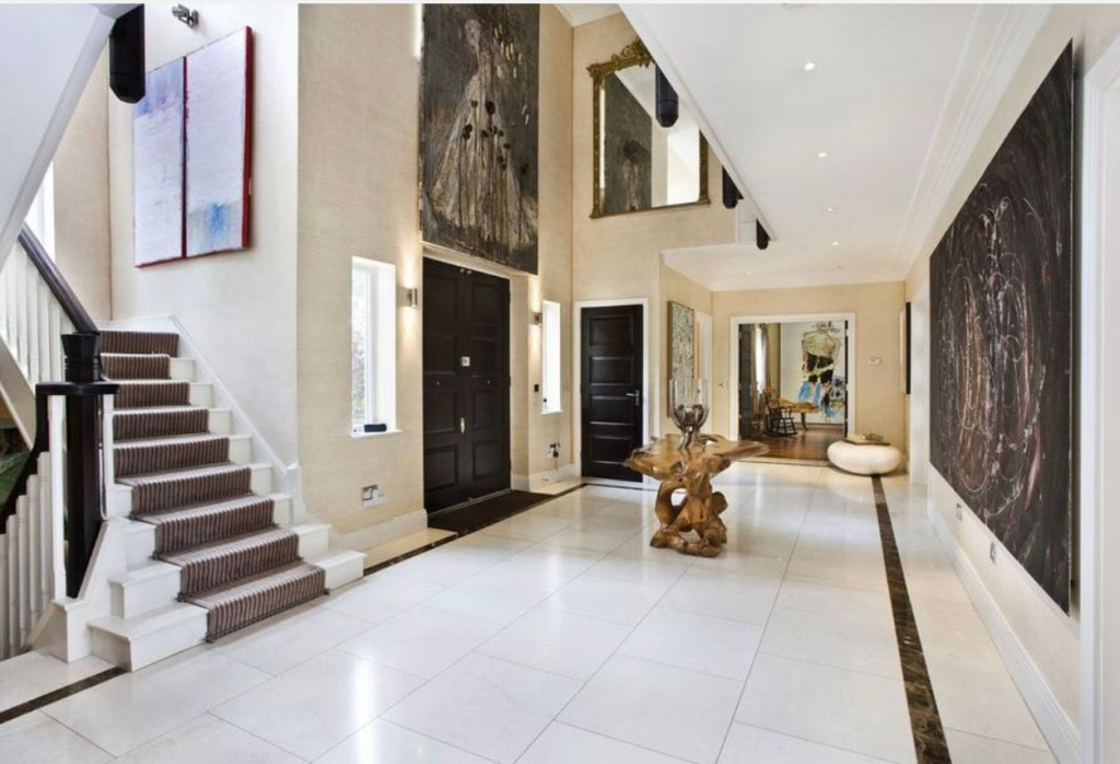 House in Runnymede, Surrey - View 5