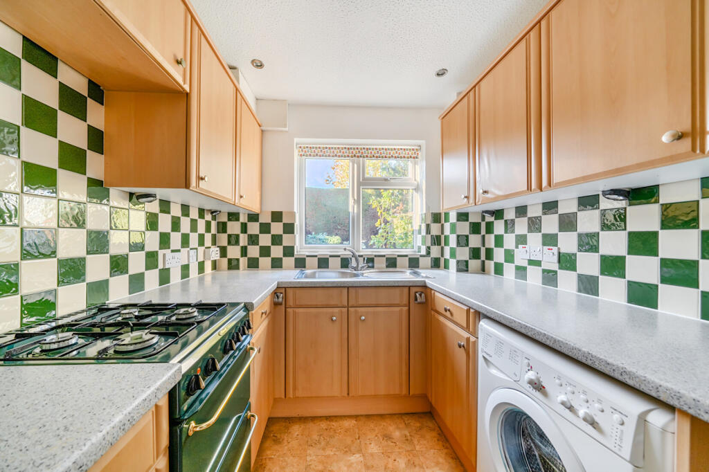 House in Guildford - View 5