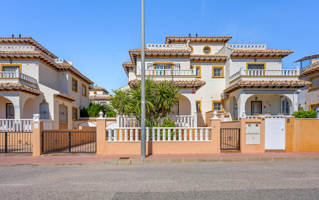 Main image of property: Valencia, Alicante, Cabo Roig