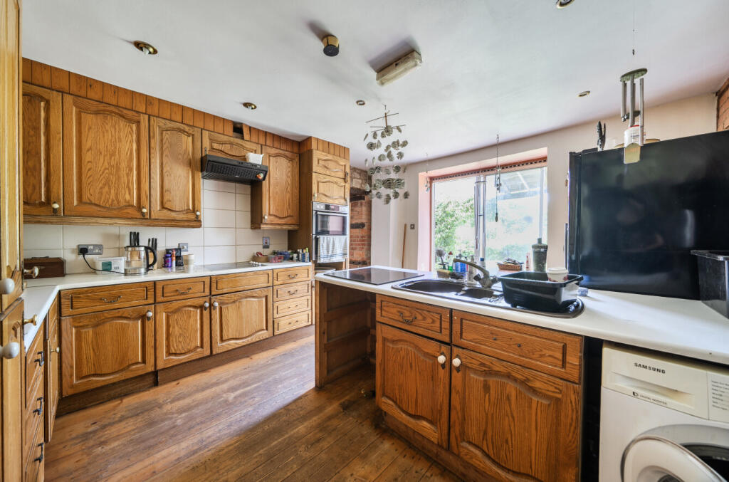 House in Yeovil, Preston Plucknett - More