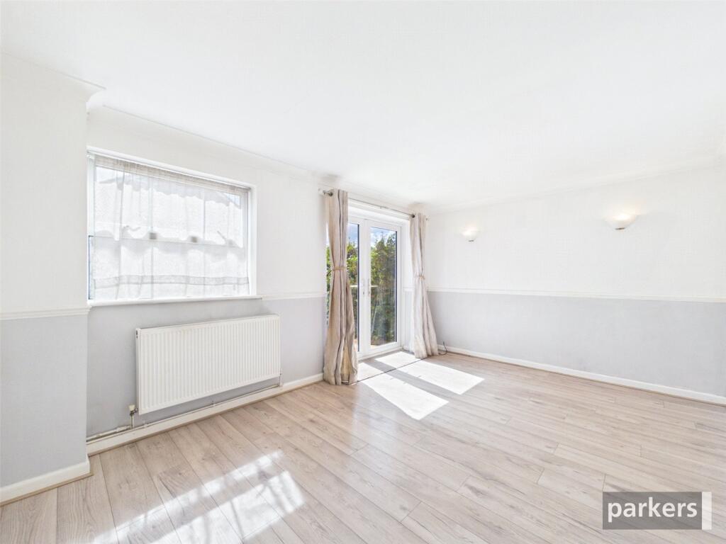 Hawker Way, Woodley, Reading, Berkshire, RG5 photo 4