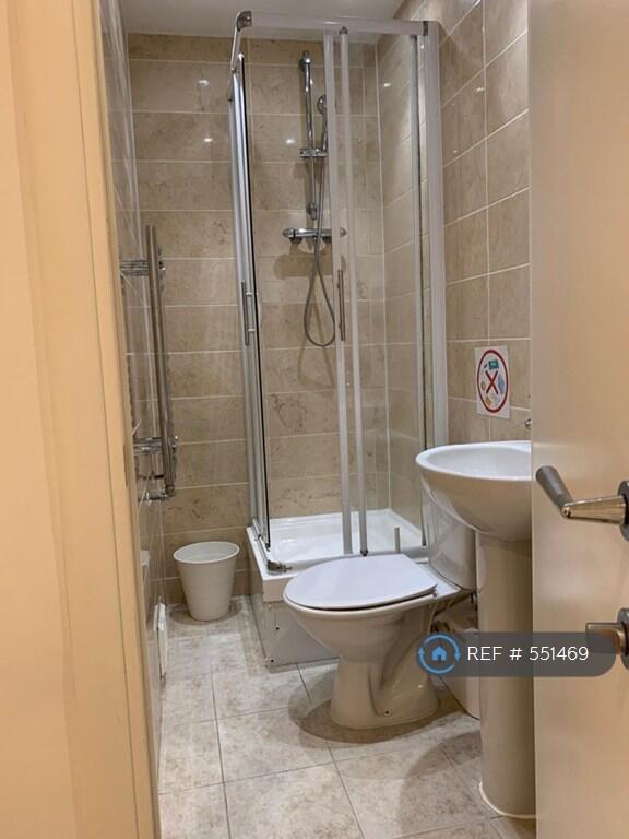 4 bedroom maisonette for rent