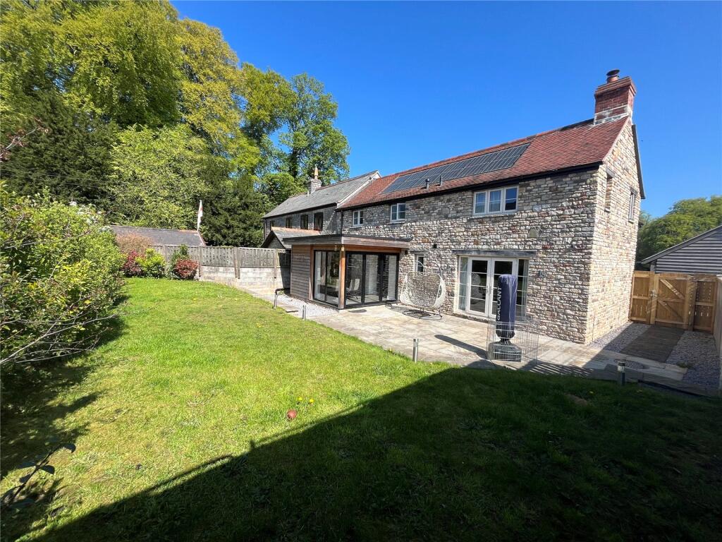 House in Superb Three Bedroom Home - Chewton Mendip, Chewton Mendip - View 2