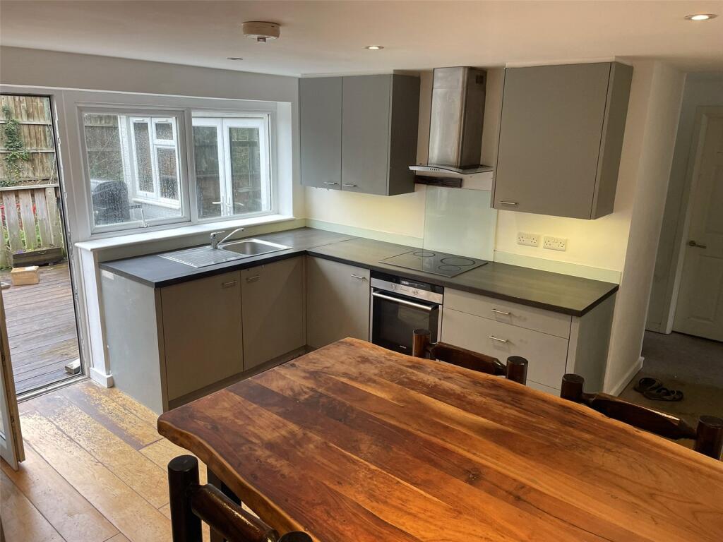 Apartment in Wokingham - View 5