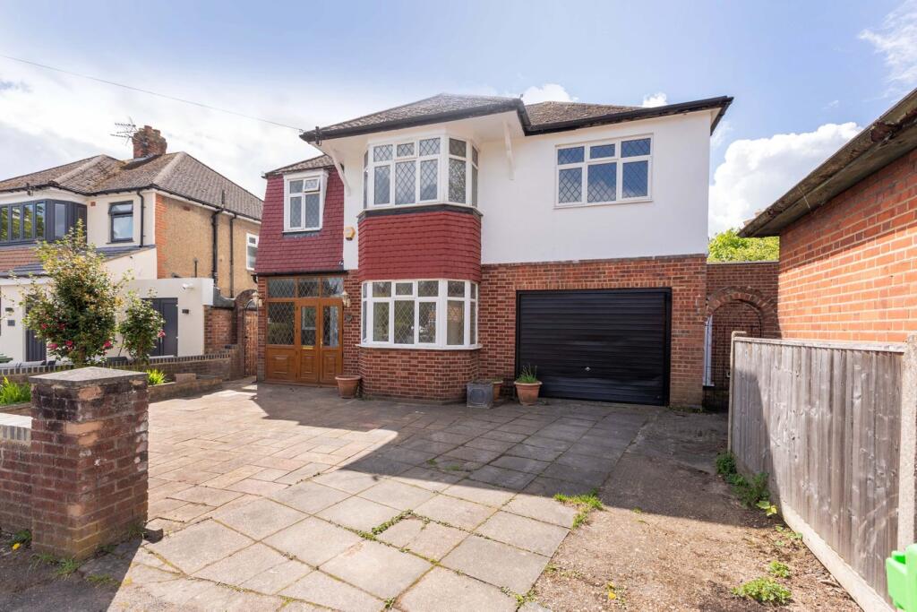 Main image of property: London Road, Langley, SL3