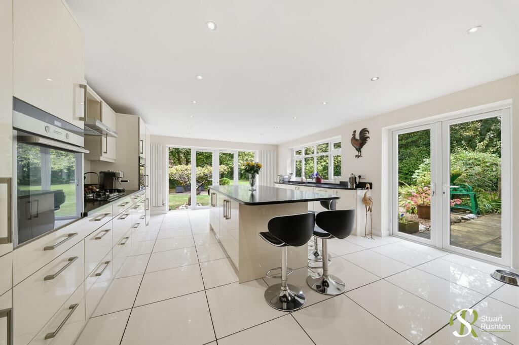 Northwich Road, Cranage, WA16 photo 4