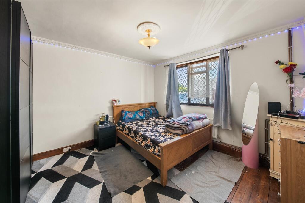 House in Southall - View 5