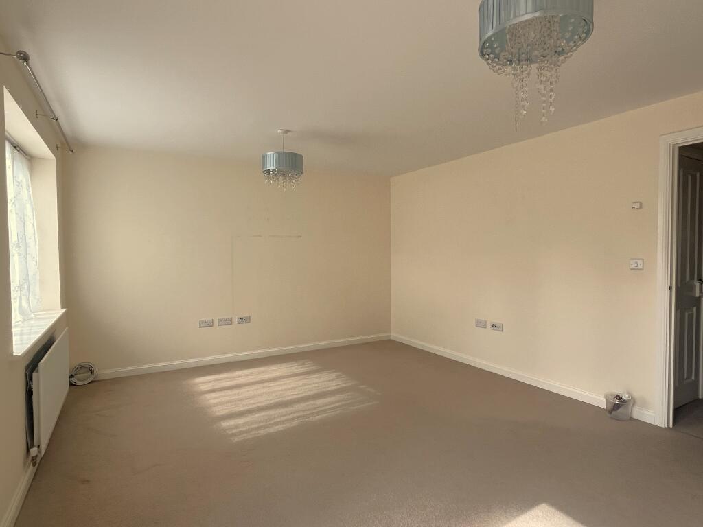 House in Stoke-on-Trent - View 3