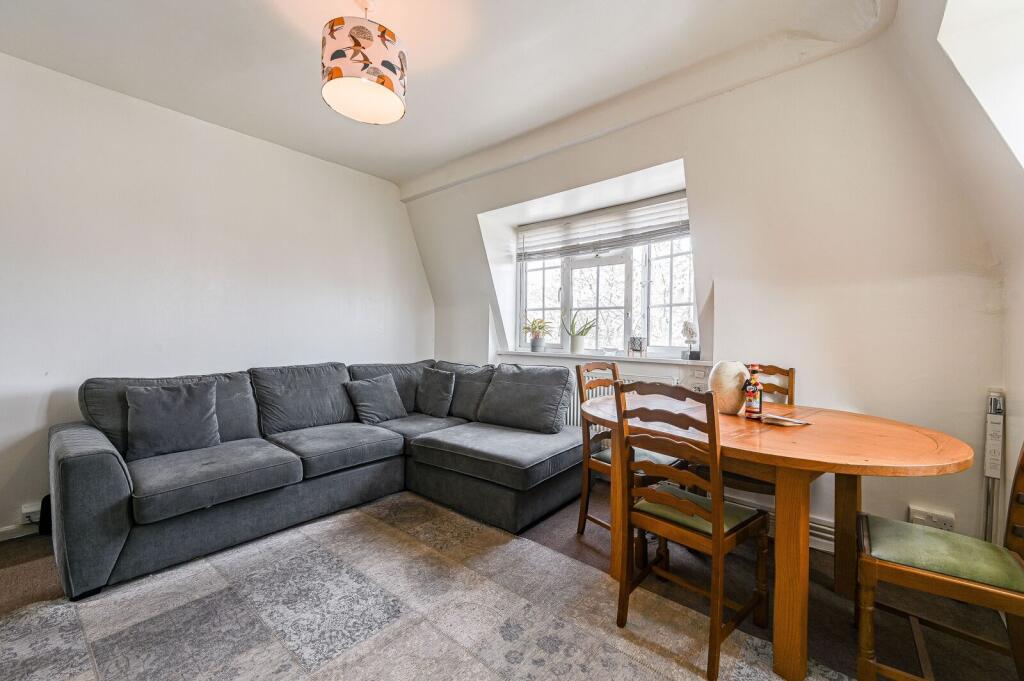 Apartment in London - View 5