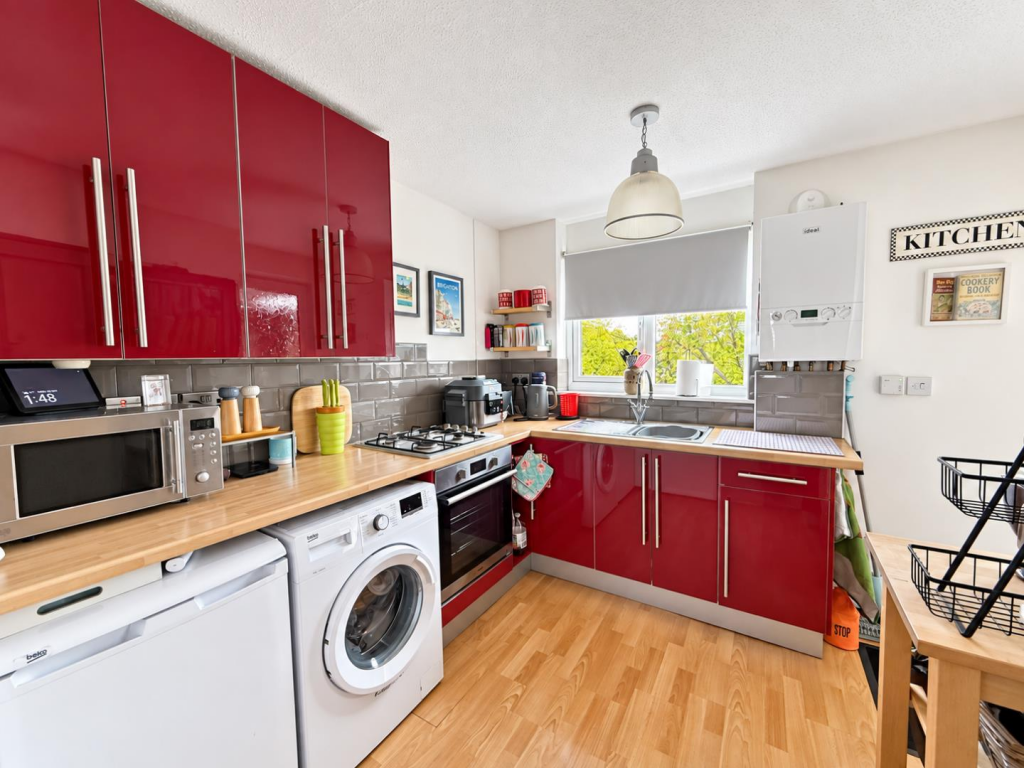 Apartment in Northampton - View 4