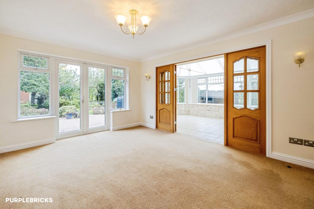 House in Lincoln - View 5