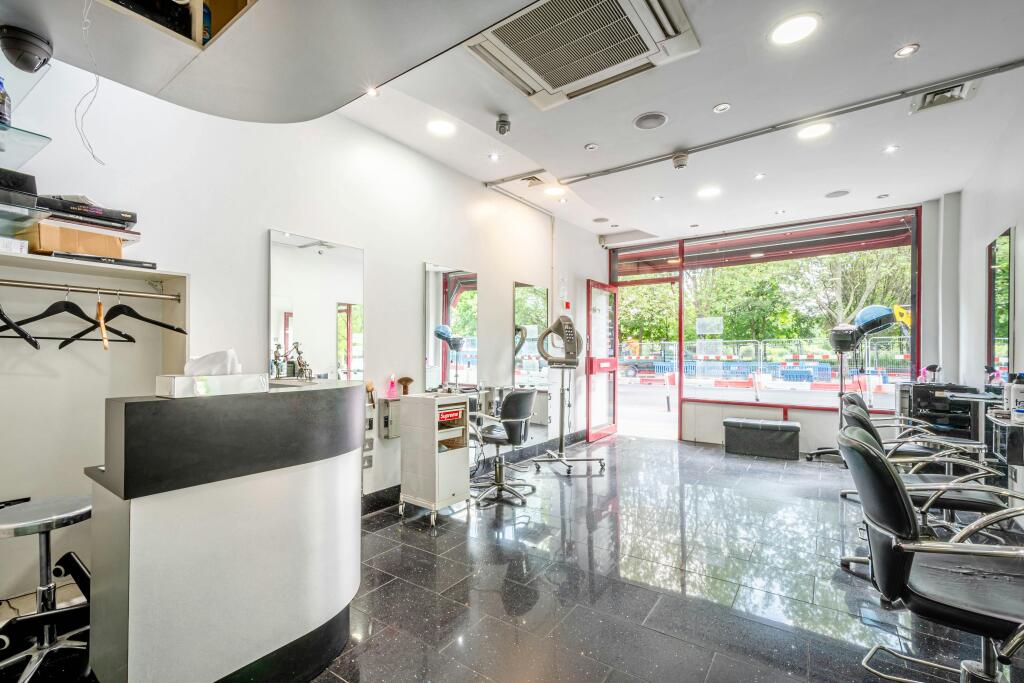 Mile End Rd 363 - Low Res 10.jpg
