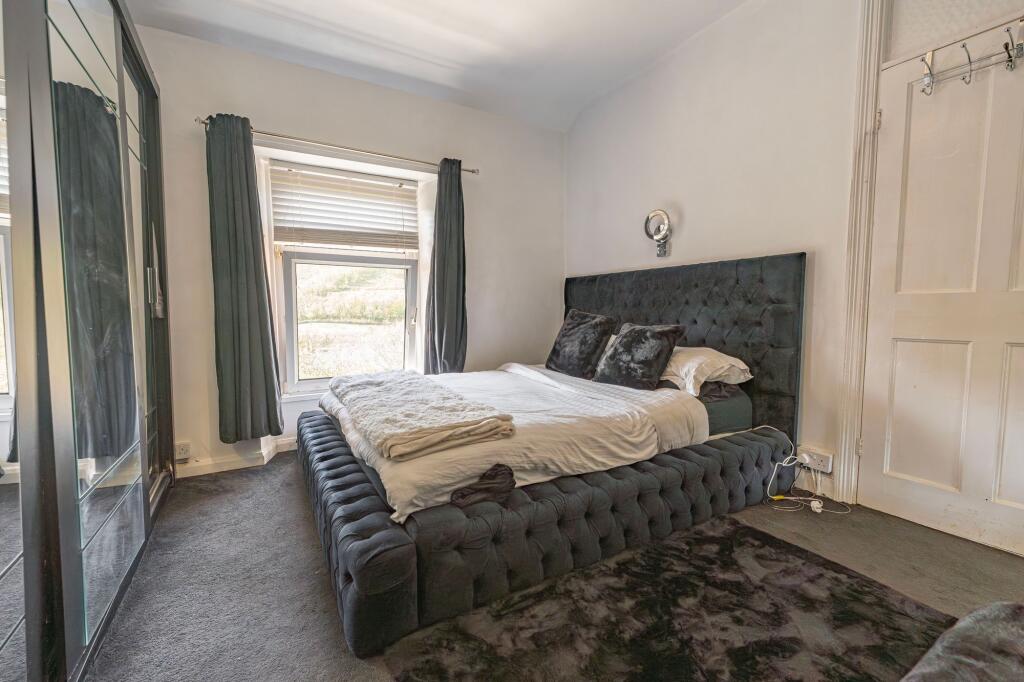 House in Newport, Ynysddu - View 4