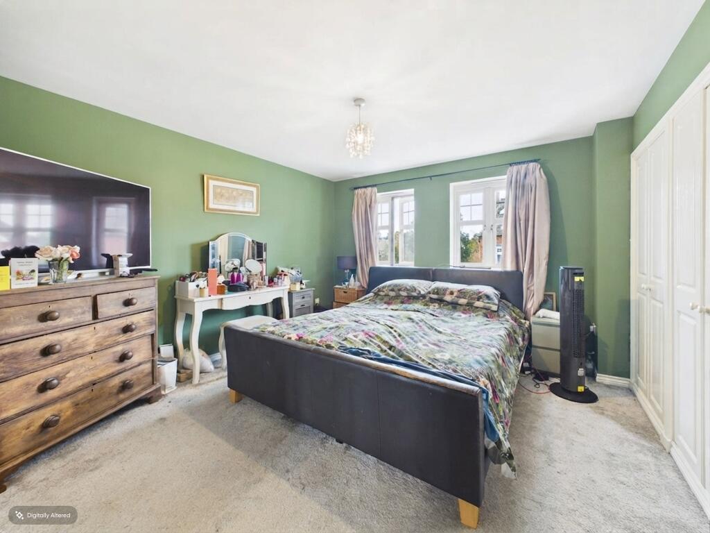 House in Stoke-on-Trent - More