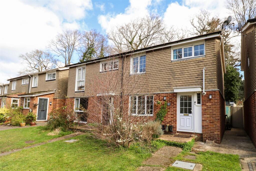 Main image of property: Lea Springs, Fleet