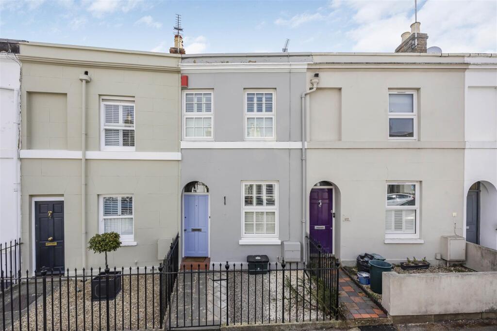 Main image of property: Lypiatt Street, Tivoli