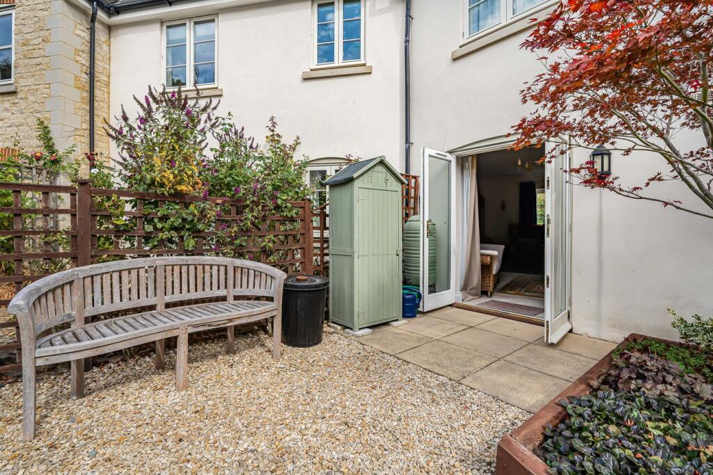 House in Gloucester - View 5