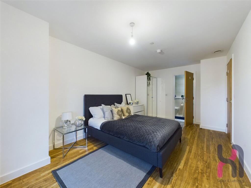 Apartment in Manchester - View 5