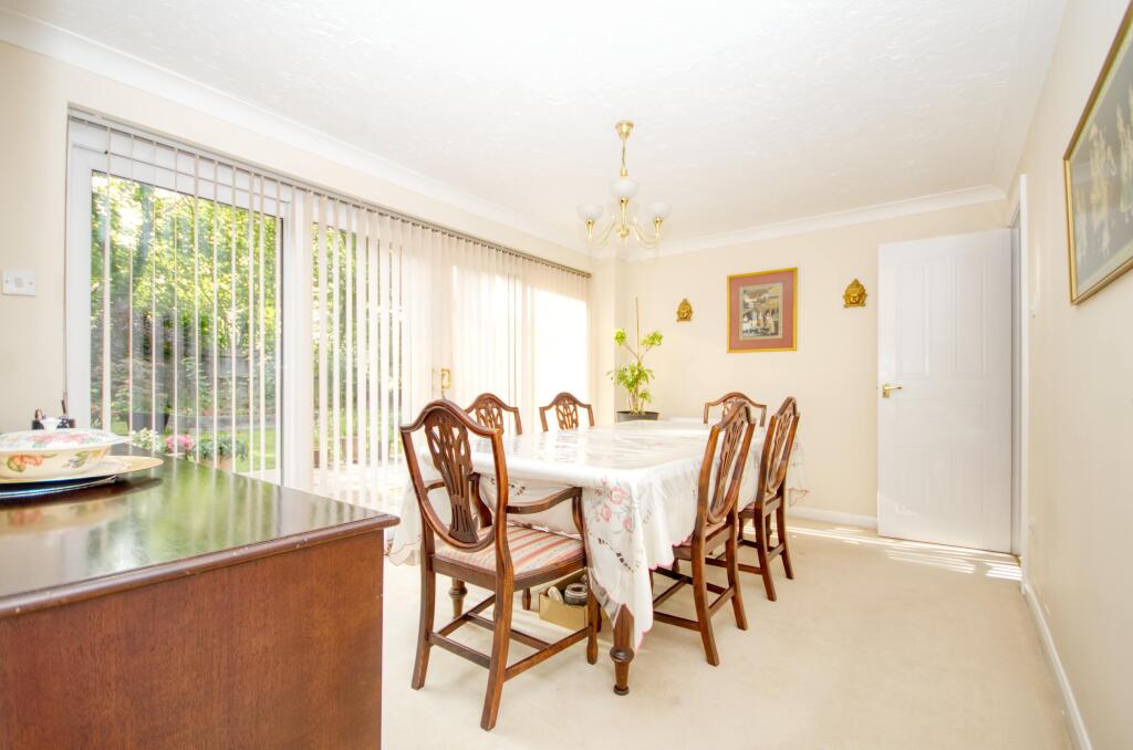 House in Eastleigh, Chartwell Green, West End - View 5