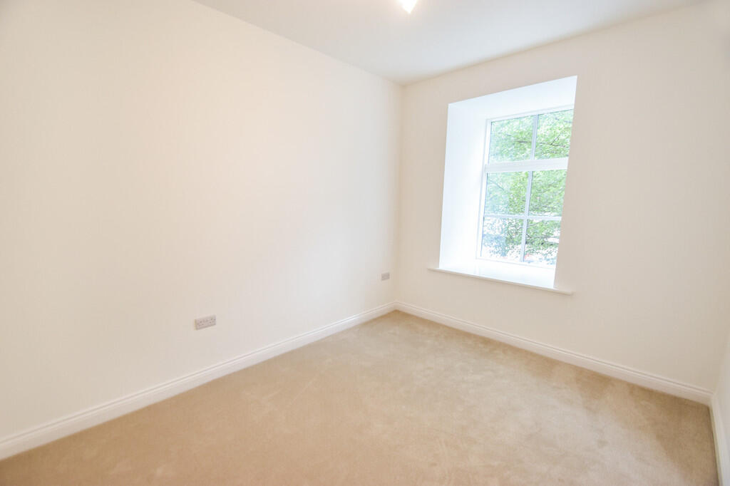 Apartment in Bradford - More