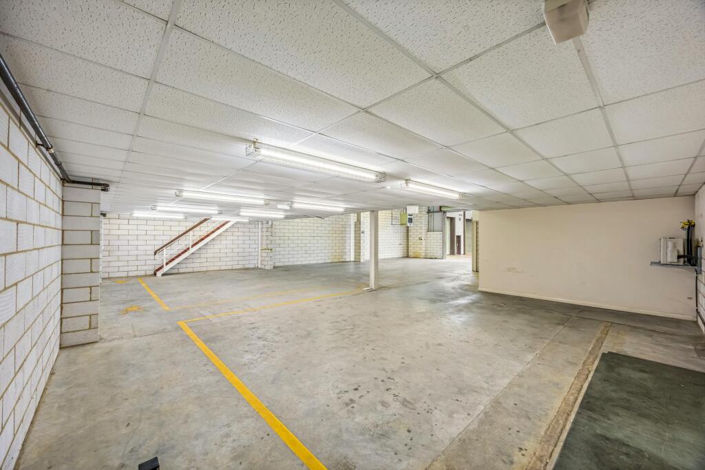 Cyril Richings Buisness Centre, Unit 2-007.JPG