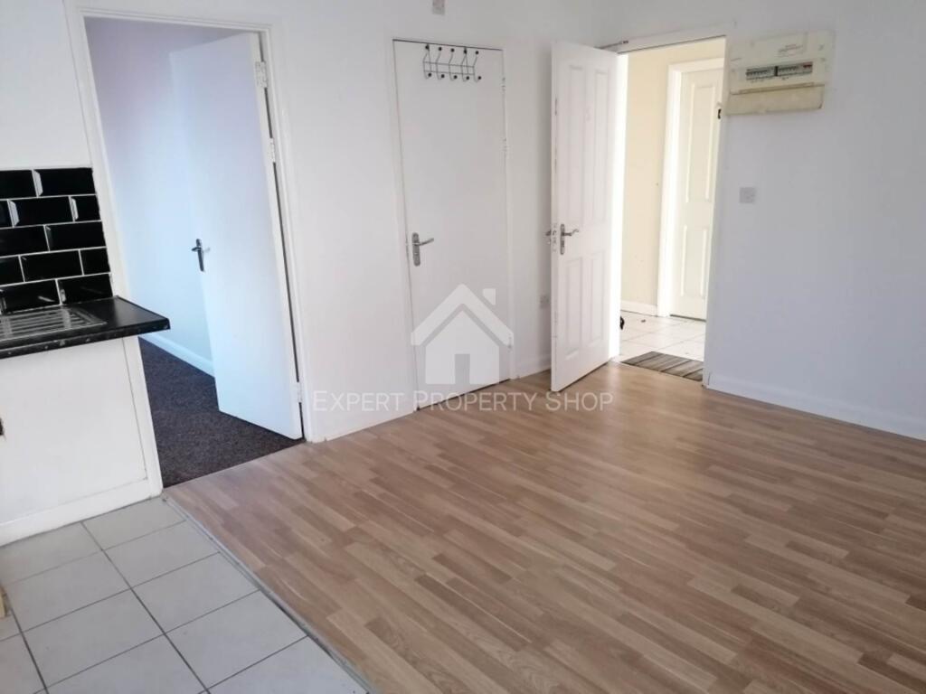 Main image of property: Flat 5. White Swan, Worksop, Notts