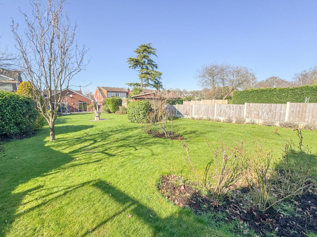 Wellington Road, Rayleigh, SS6 8 photo 2