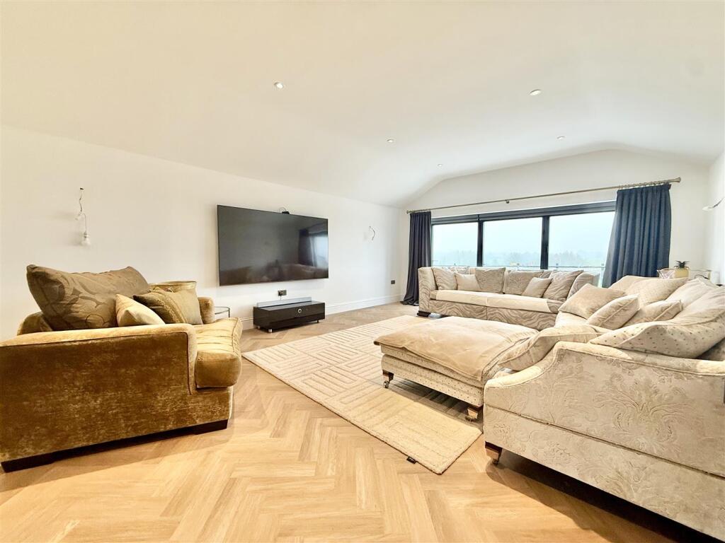 Ingatestone Road, Stock photo 3